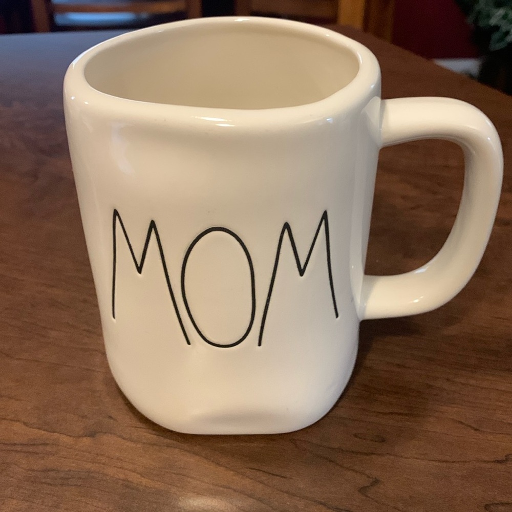 Rae Dunn Mom mug